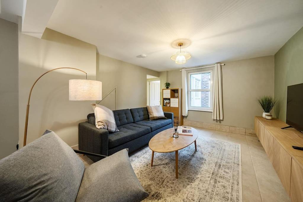 Apartament Stylish Moments Walk From Centre With Garden Office *